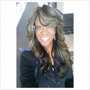 Meet your Posher, Crystal